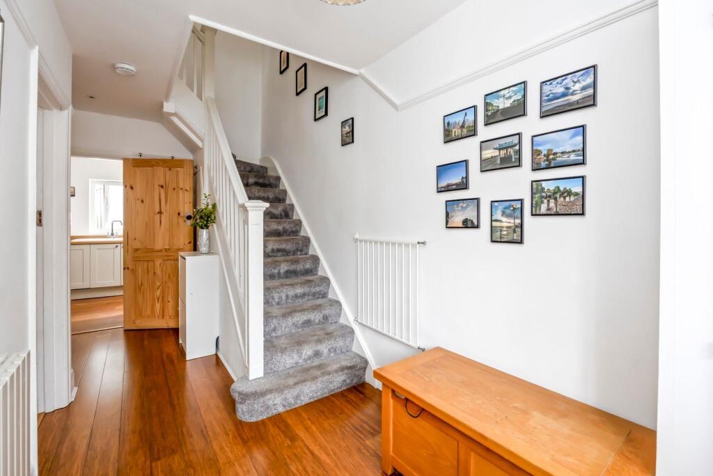 Marmion Road 29 EN HALL 2.jpeg