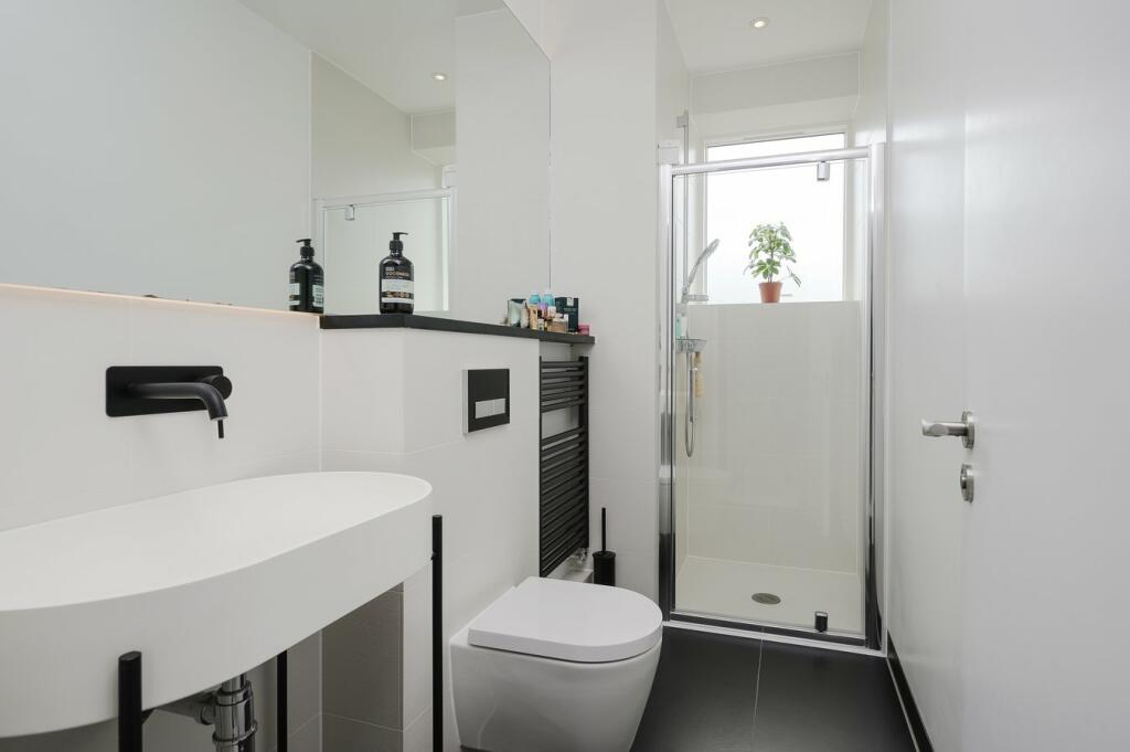 Bedroom 3 Ensuite