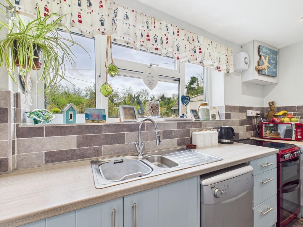 Dining kitchen