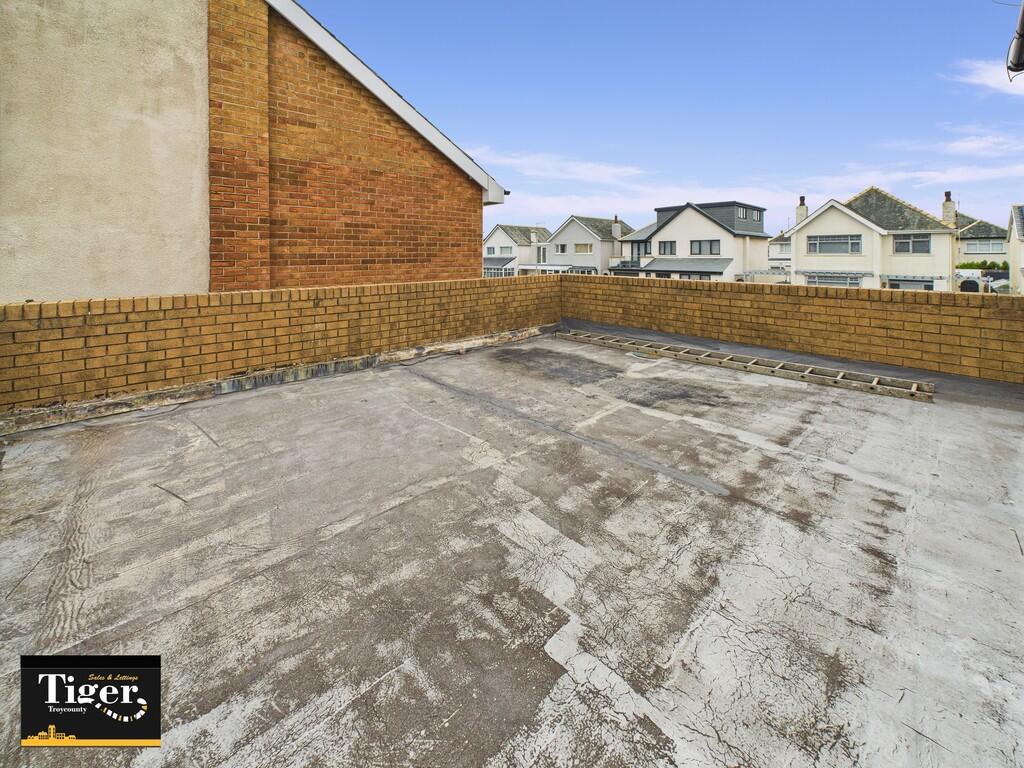 CAM02176G0-PR0611...