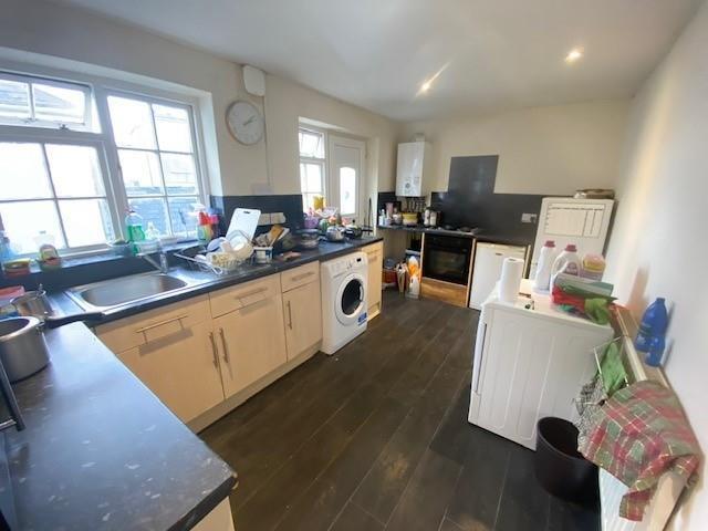 37 Clifton Kitchen new.jpg