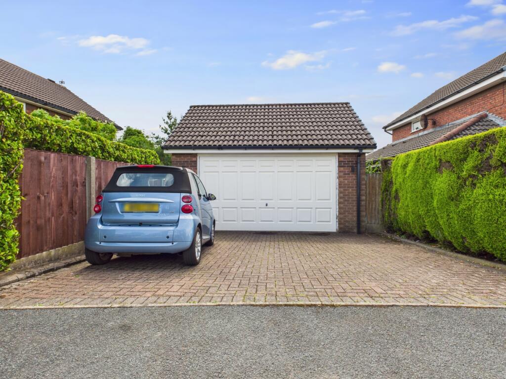 CAM03729G0-PR0056-STILL005