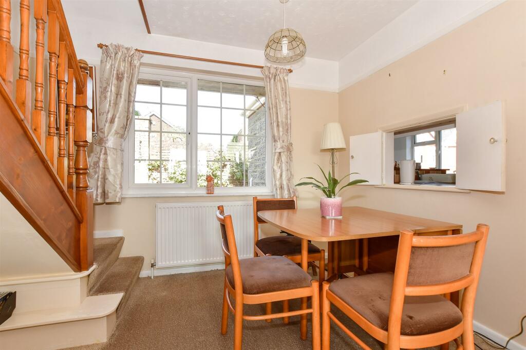Lounge/ Dining Room