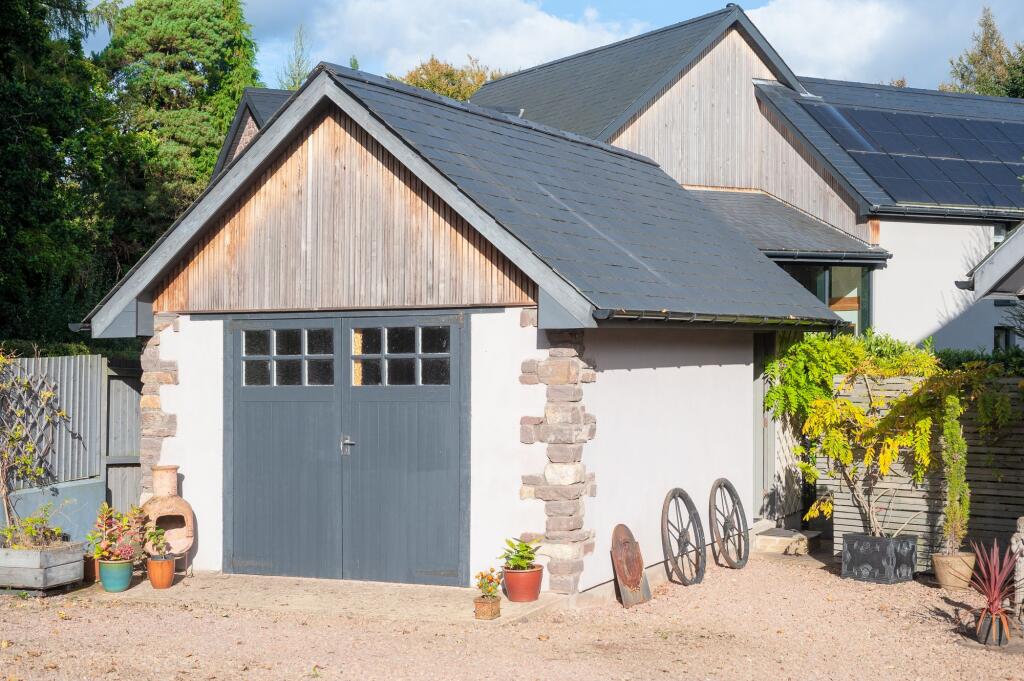 Garage &amp; PArking