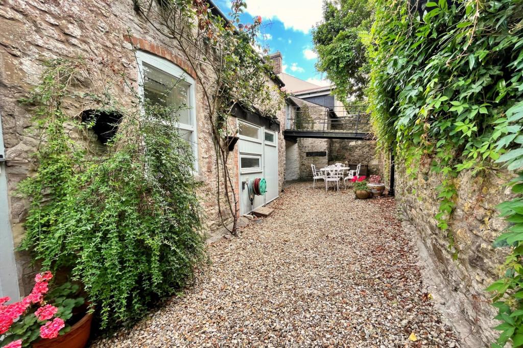 Courtyard Garden