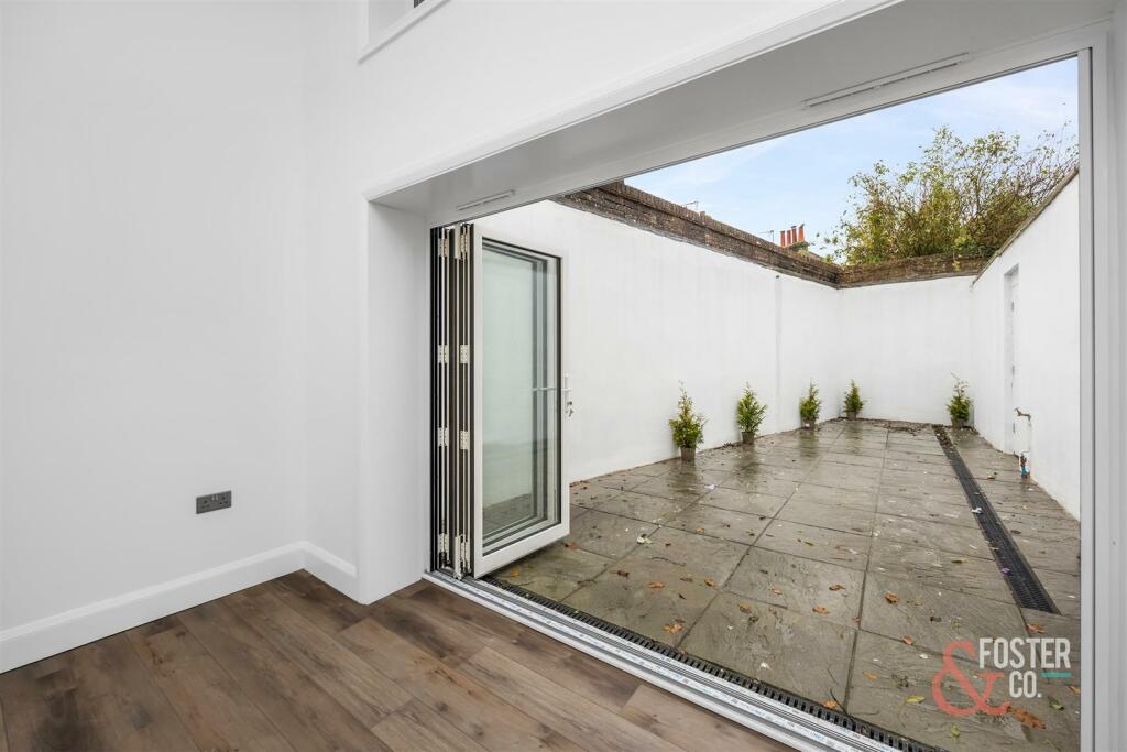 Cuckfield Road, 123_009.jpg