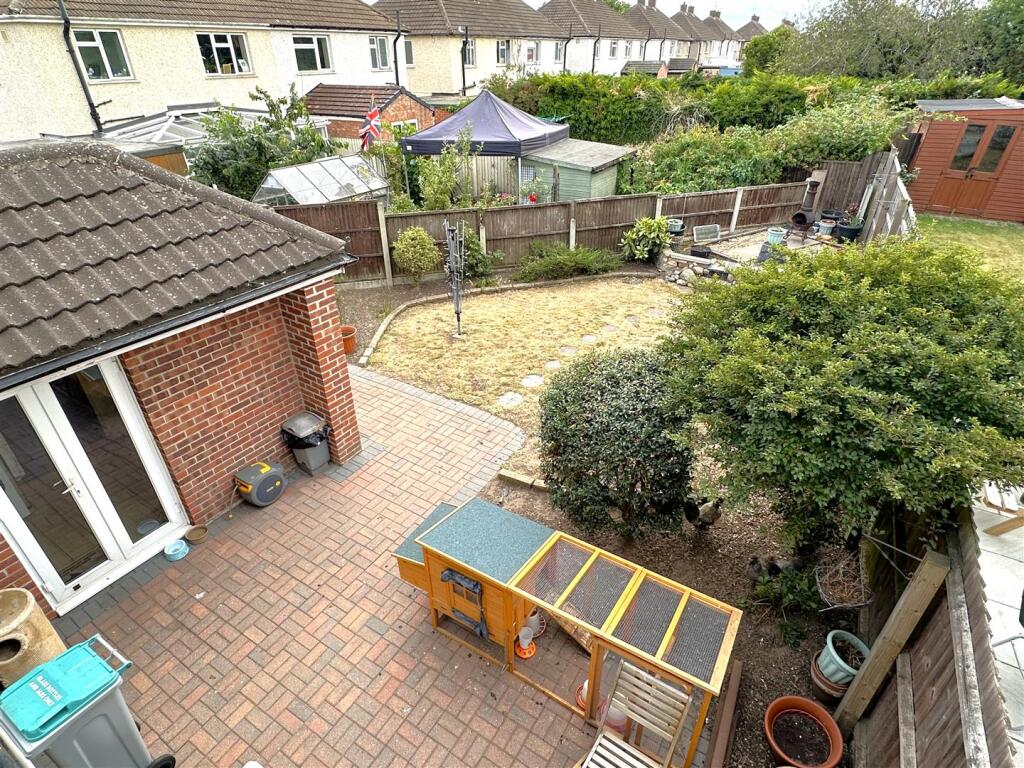 Rear Garden Overview 469