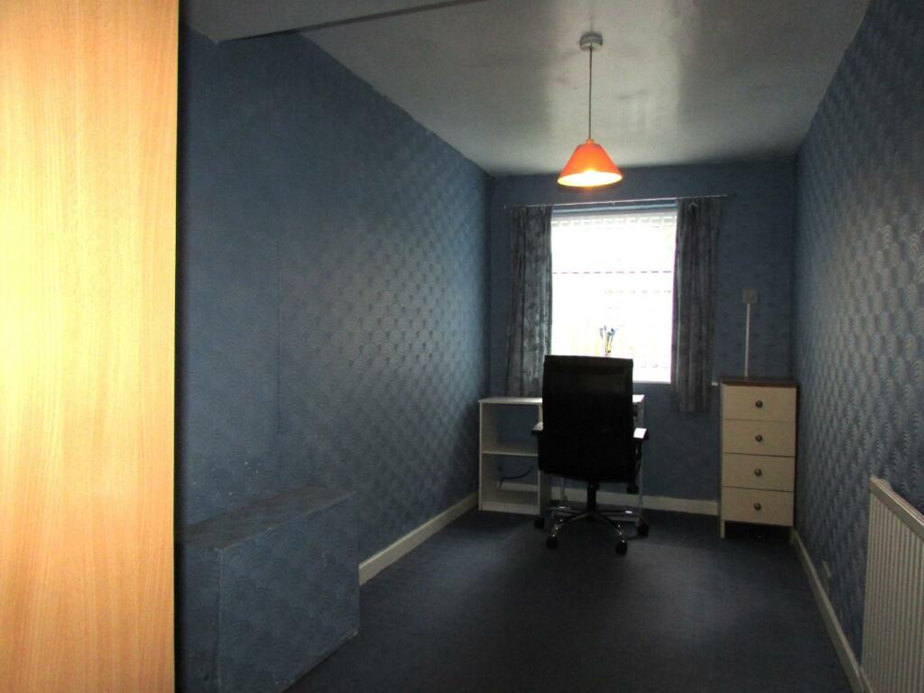 BriscoeLn136bed2.JPG