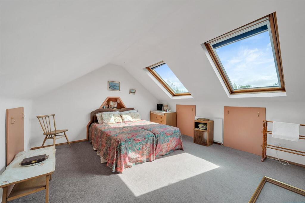 LOFT ROOM