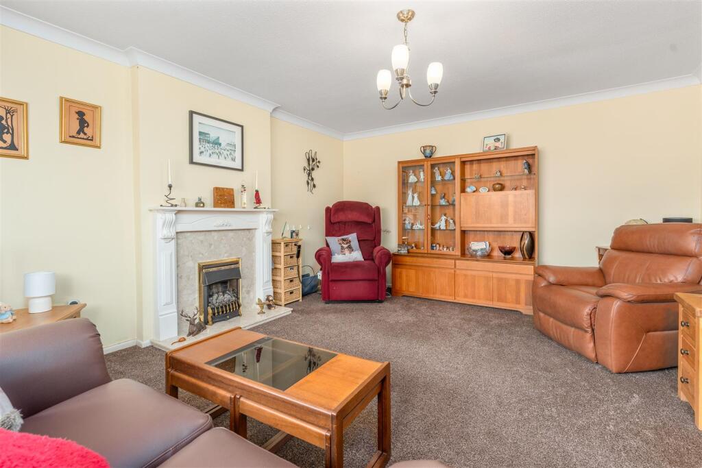 1 Poplar Close, Banbury-5.jpg