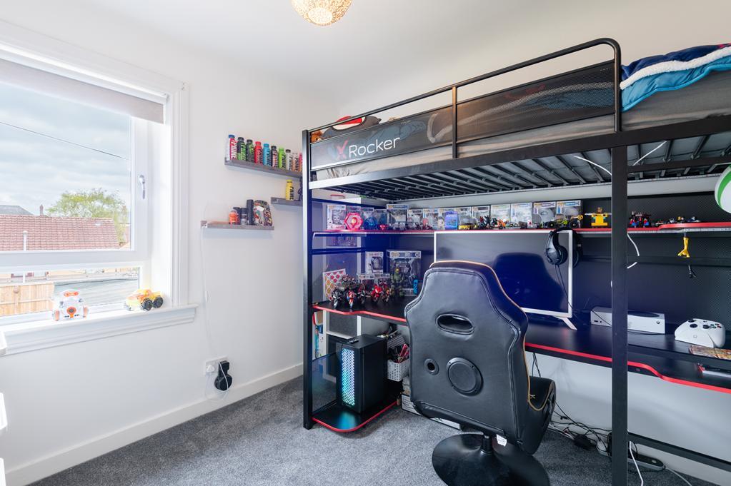 BEDROOM 2 