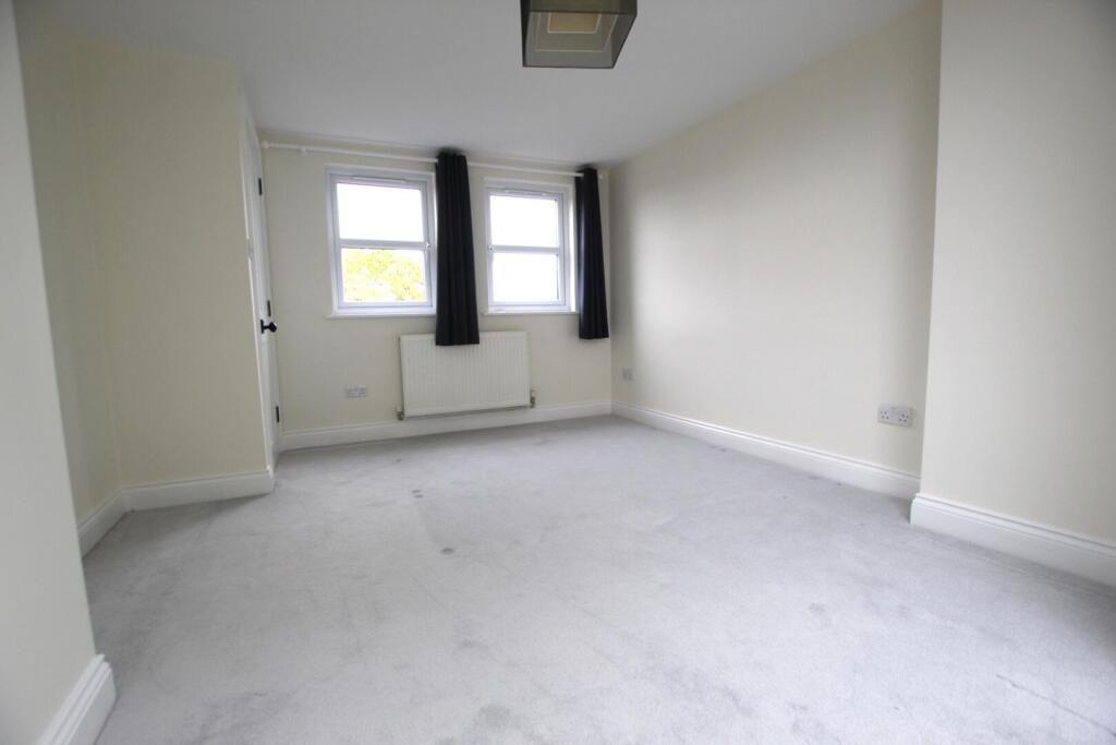 Bedroom 1 alt.JPG