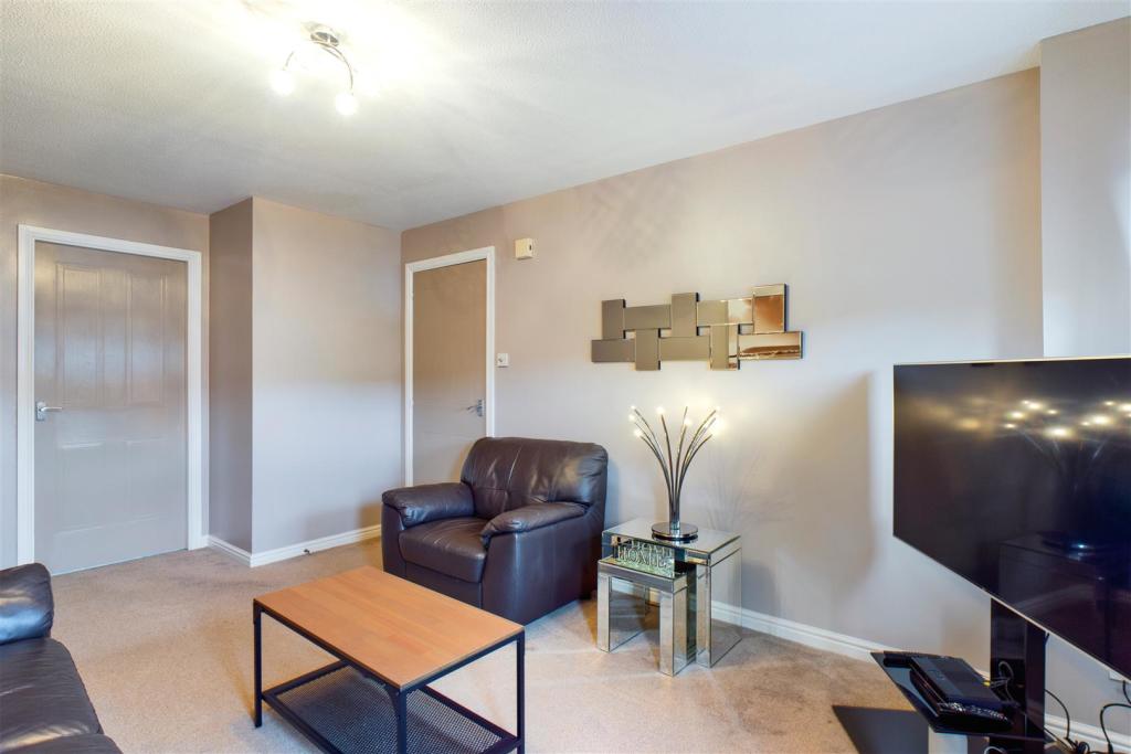 Lounge 2.jpg