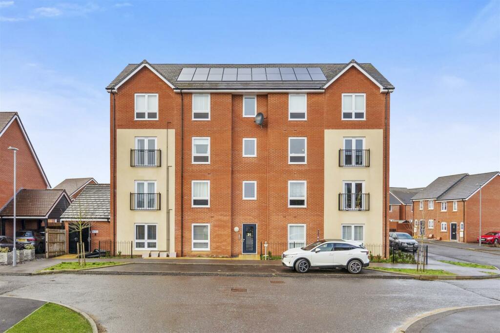 Flat8-31StVincentAveWeb02.jpg