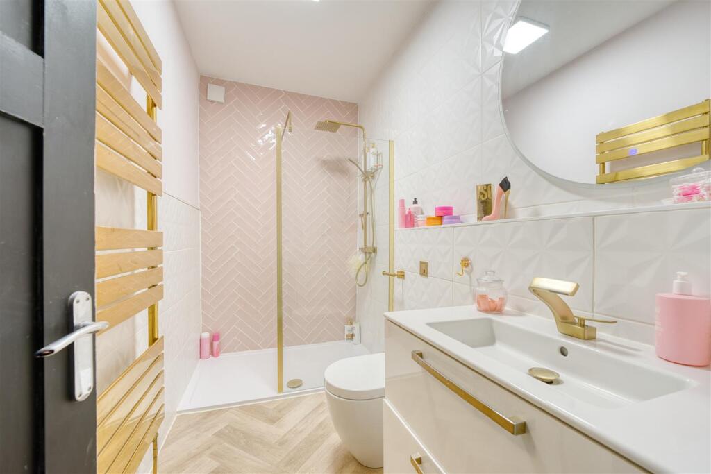 Clifton Road, Weston-Super-Mare - SHOW-HOME CONDITION