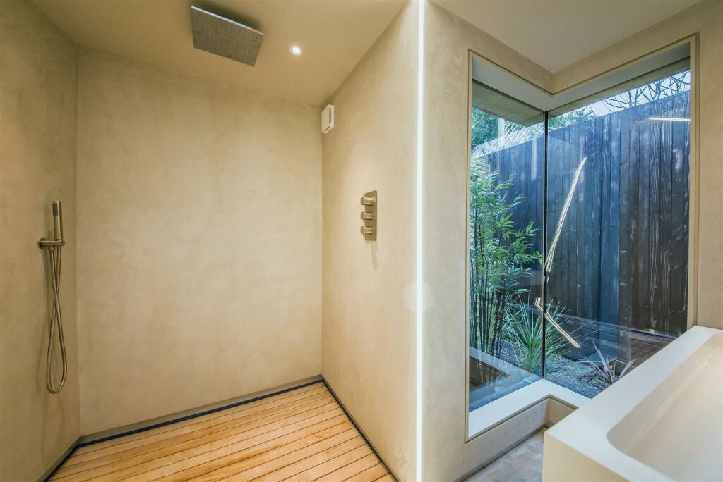Annex Shower