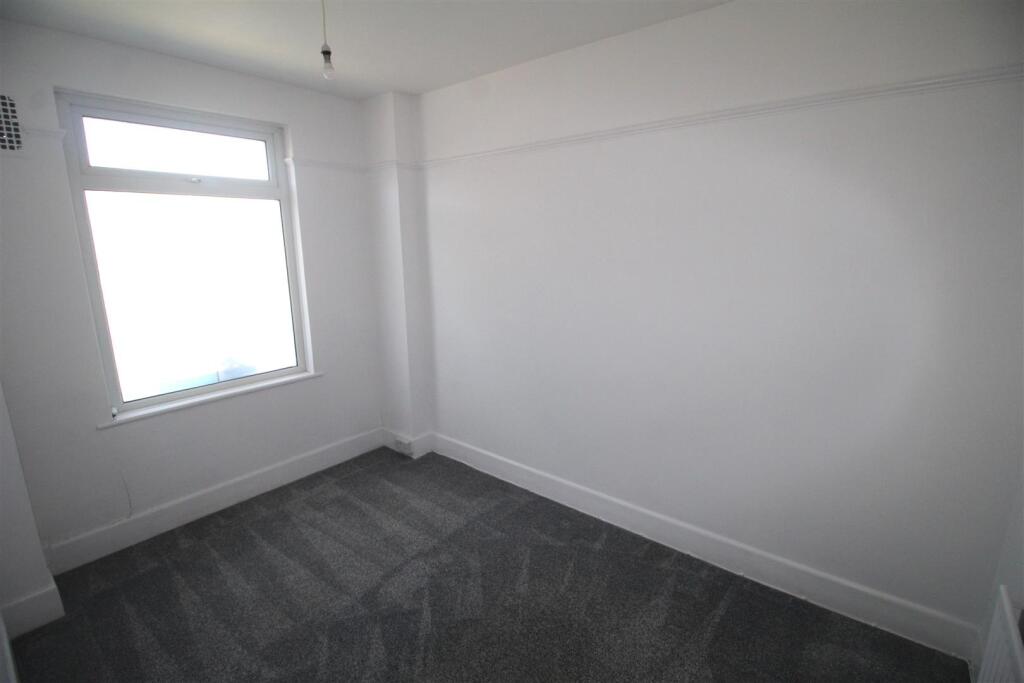 50 South bed 2 pic.JPG
