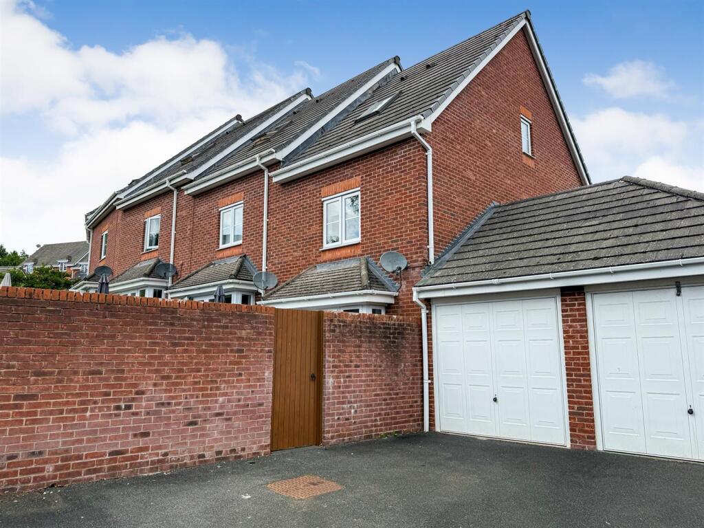 Garage &amp; Parking