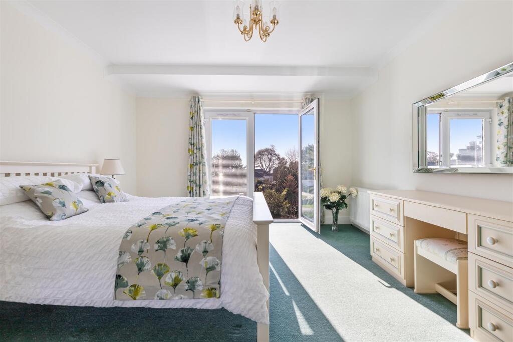 A32 - Rock Edge Rock End Avenue Torquay - 250304.j