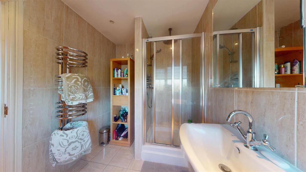 LUXURY ENSUITE SHOWER ROOM