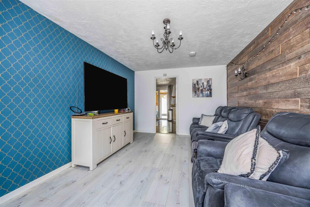 20 Milebush Road, Southsea-Small-PorticoMarketing-