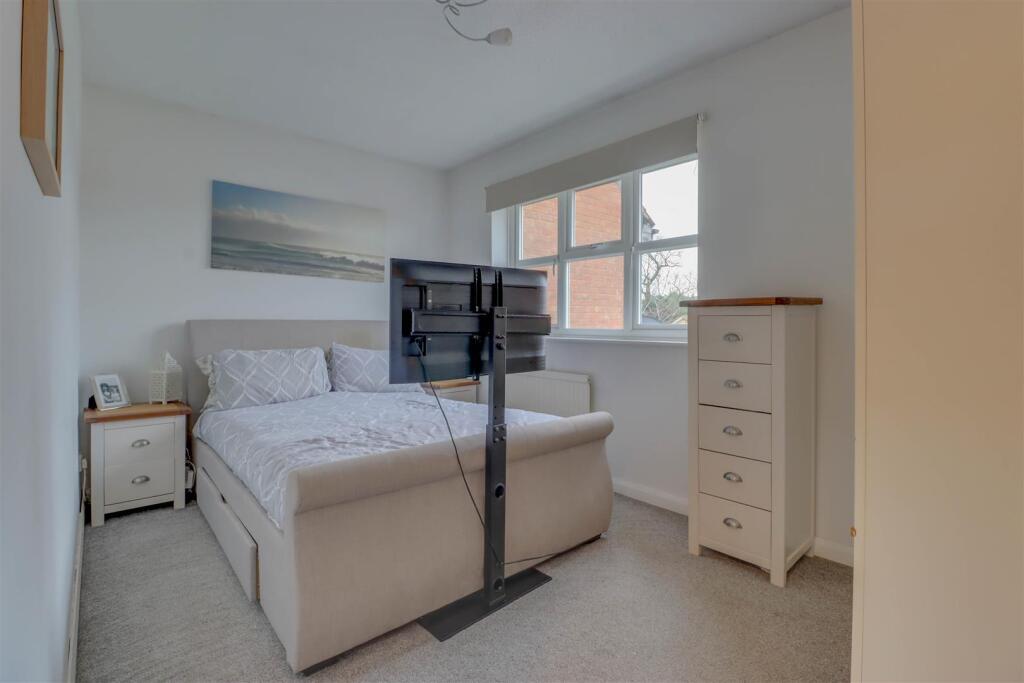 19HeybridgeDrive-4.jpg