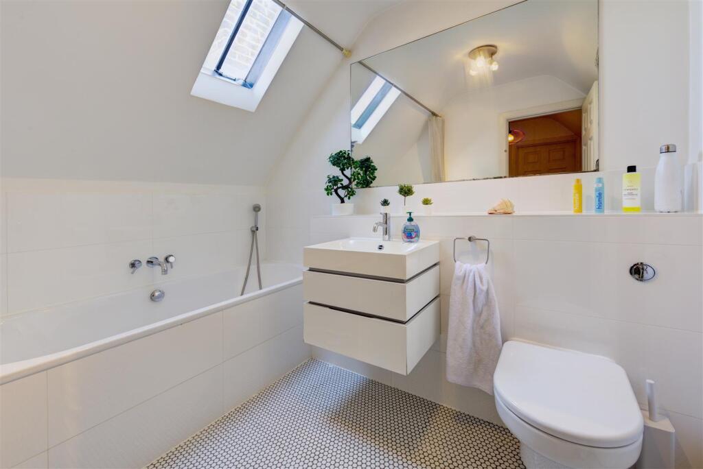D0347 5 hill top topBath.jpg