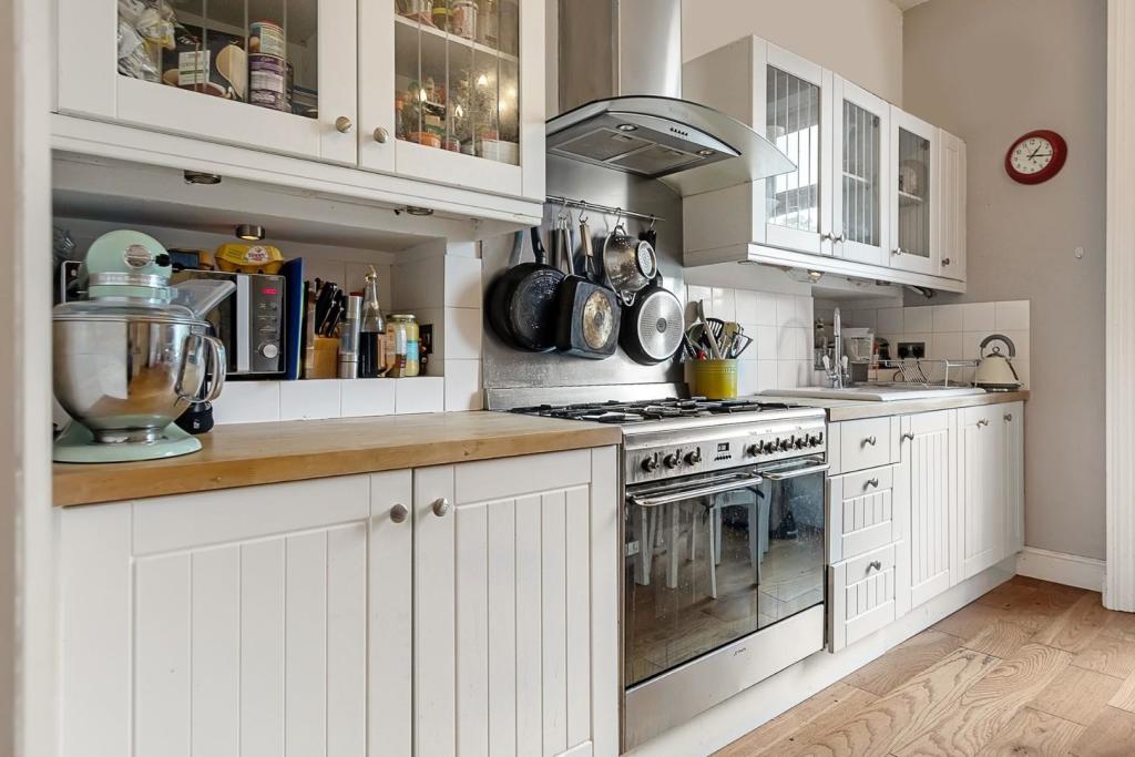 Kitchen (3).jpg