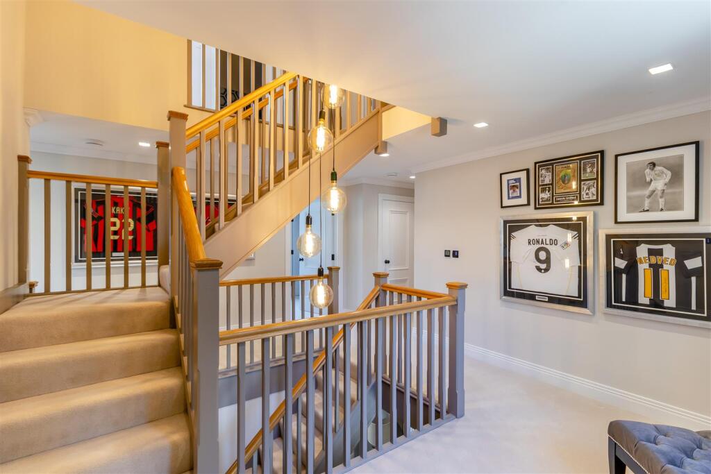 8642397-interior14.jpg