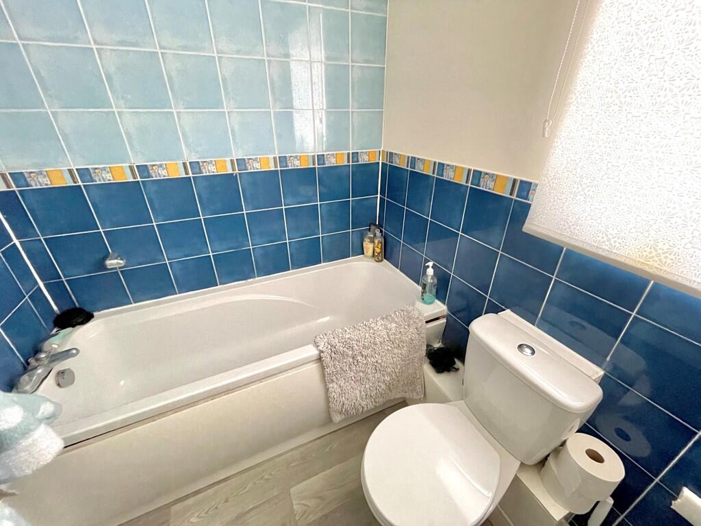 10 Roman Avenue B...