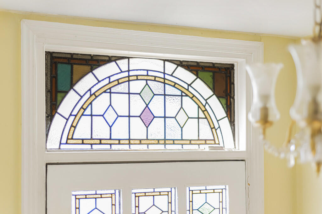 Stain glass windo...