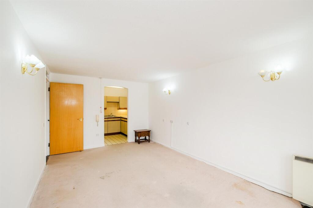 22 Oak Lodge-9_web.jpg