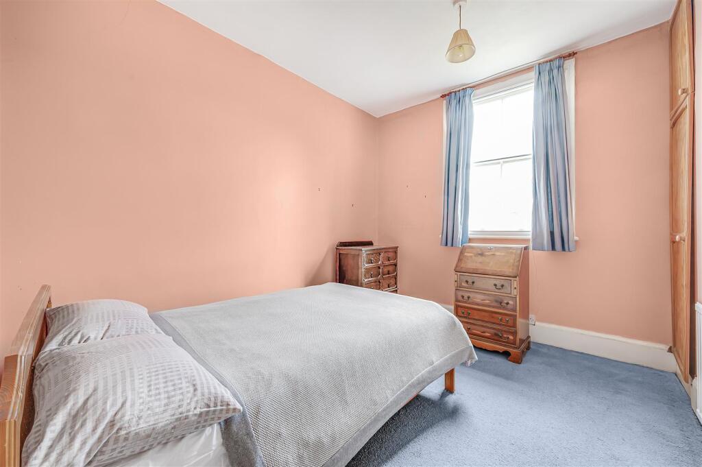 James_Anderson___Leinster_Avenue__East_Sheen__SW1_