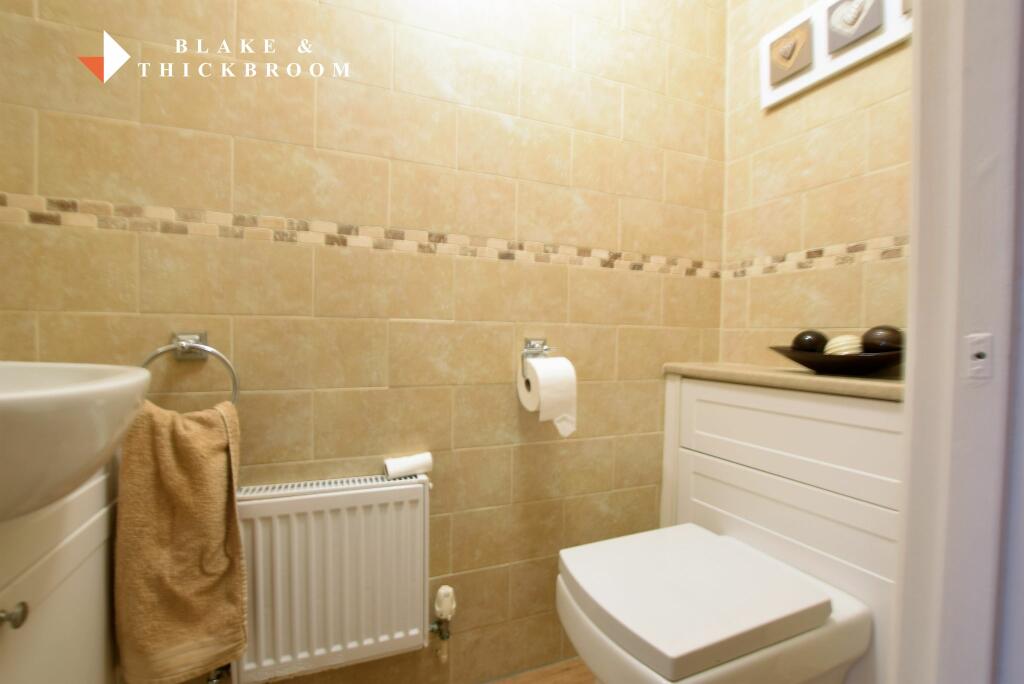 GROUND FLOOR CLOAKROOM