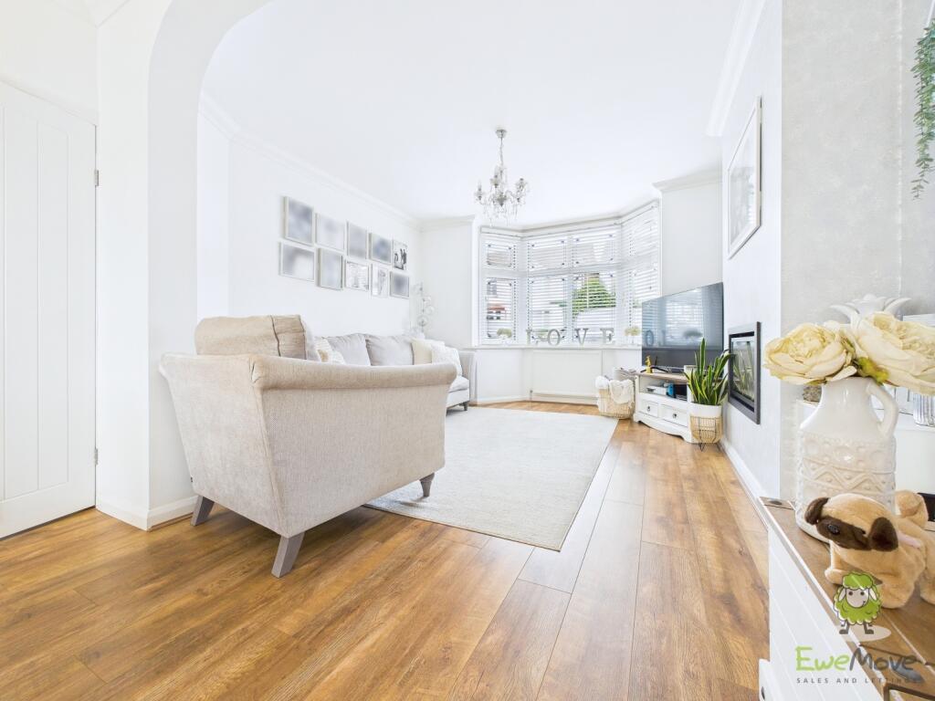 CAM01543G0-PR0146-STILL003