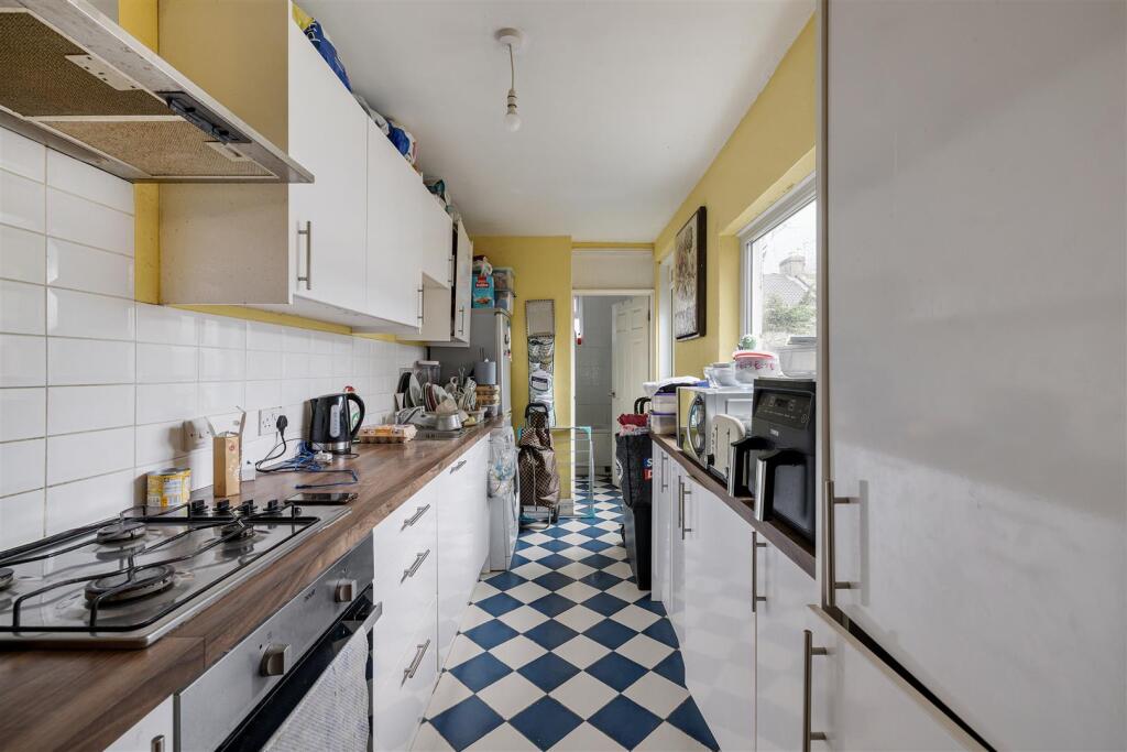 Worcester Road E12