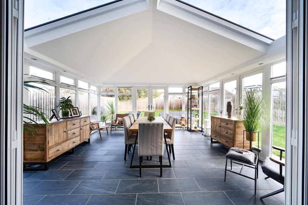 1380581246932cb4fe903b