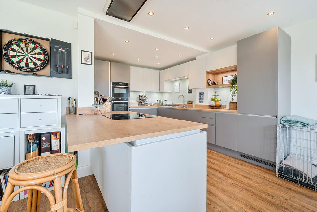 Kitchen / Dining ...