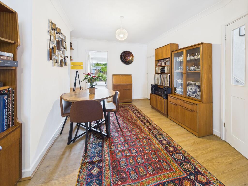 Sitting Room/Dining Room