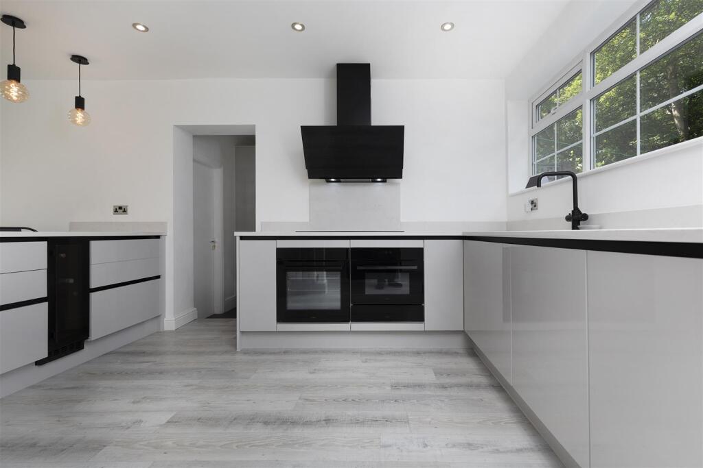 Bramleys Estate Agents - Cheviot Way - Mirfield (2