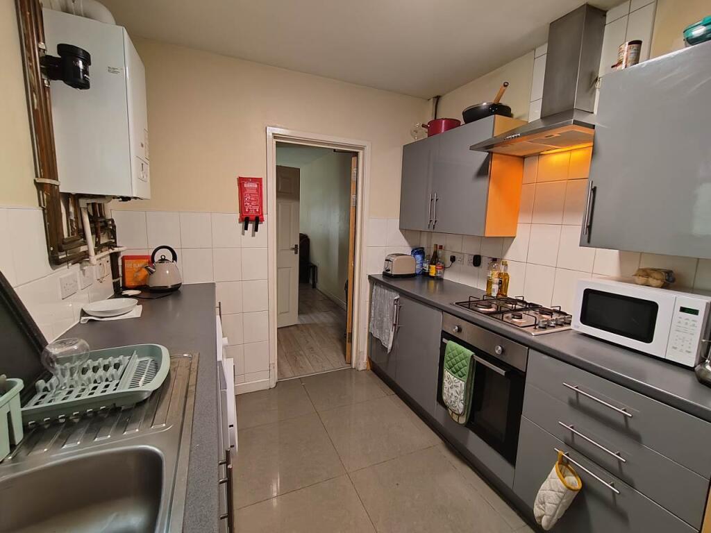 Kitchen (2)