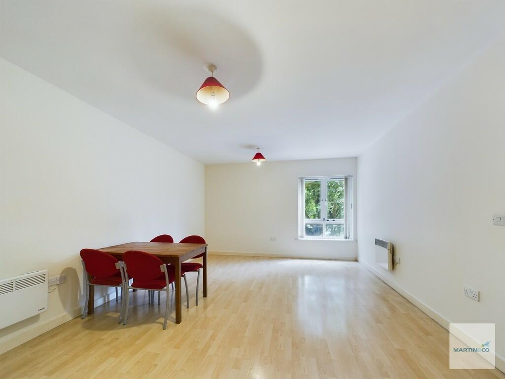 CAM03394G0-PR0144...