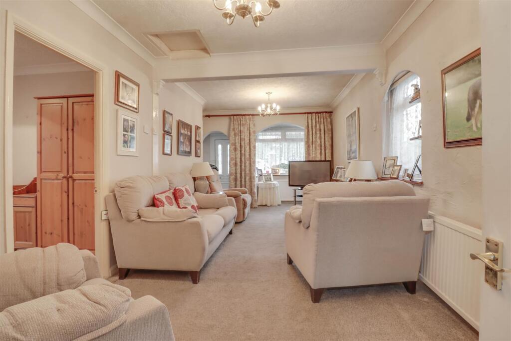 4 PAGE ROAD BOWERS GIFFORD-16.jpg