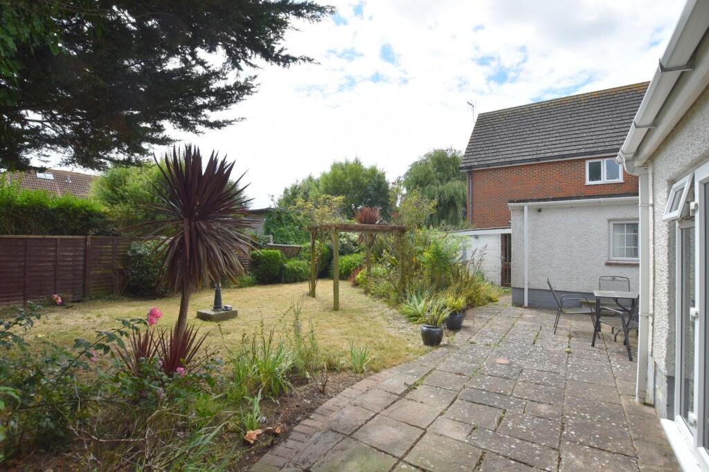 New Garden 24 hythe Road (1).JPG