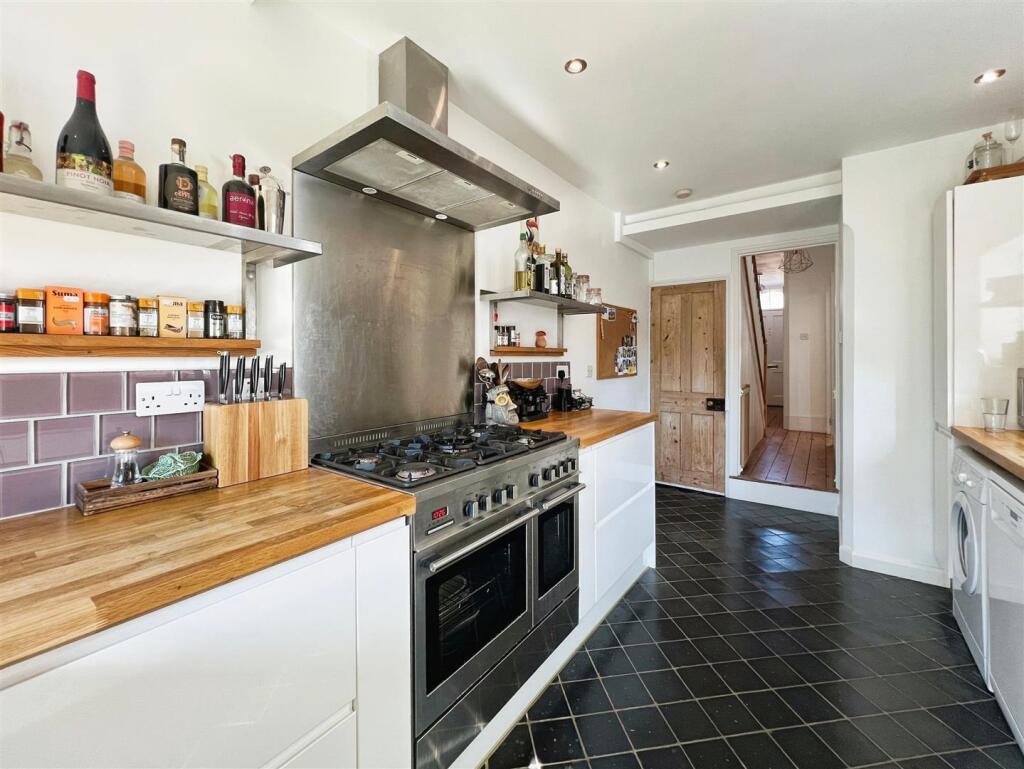 40aa75fe-Plymouth 20Place 20Kitchen 204.jpeg