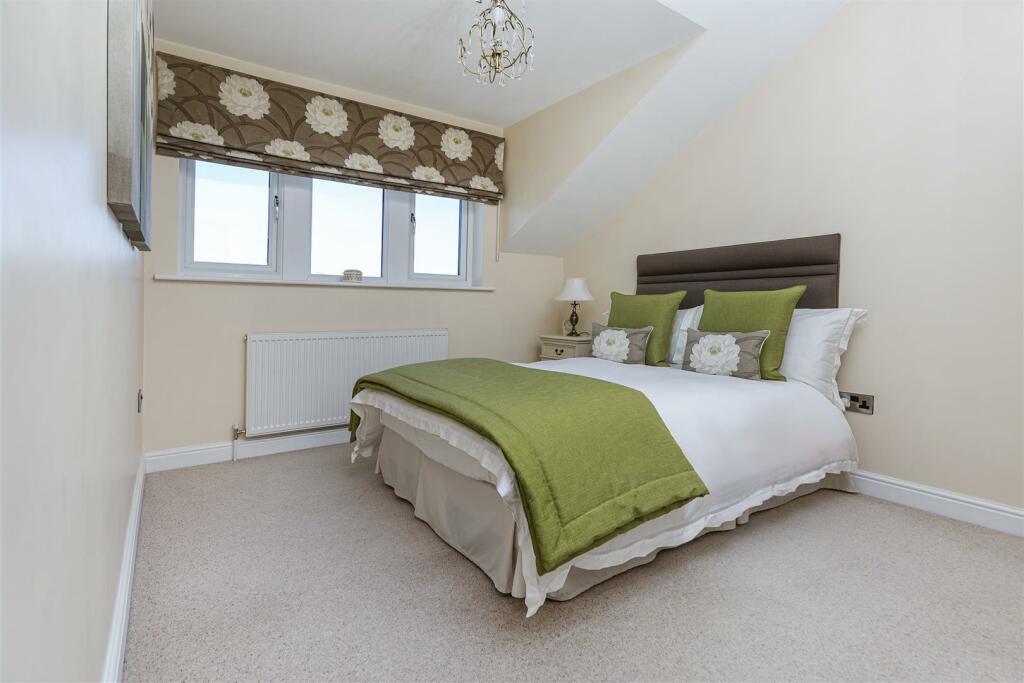 Bramleys Estate Agents - Long Lane - Honley (40.).