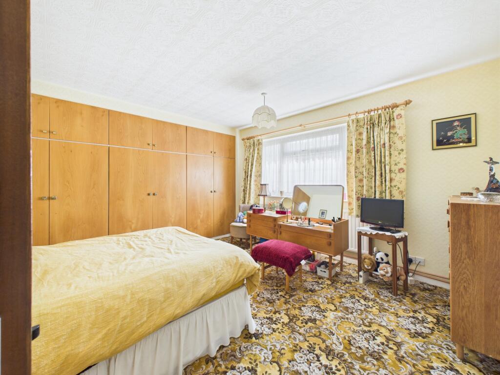 CAM04825G0-PR0123-STILL005