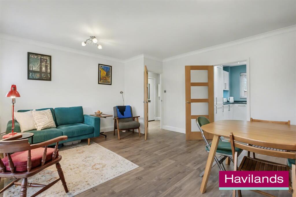 Flat 25, Springbank N21 1JH-5.jpg