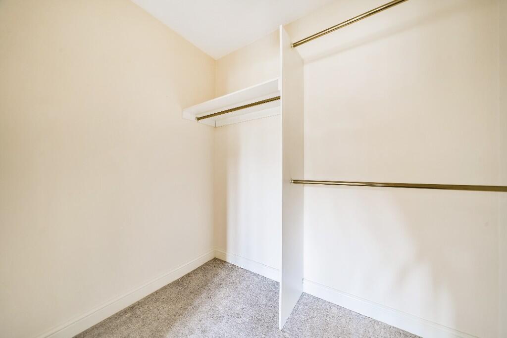 Walk-in Wardrobe