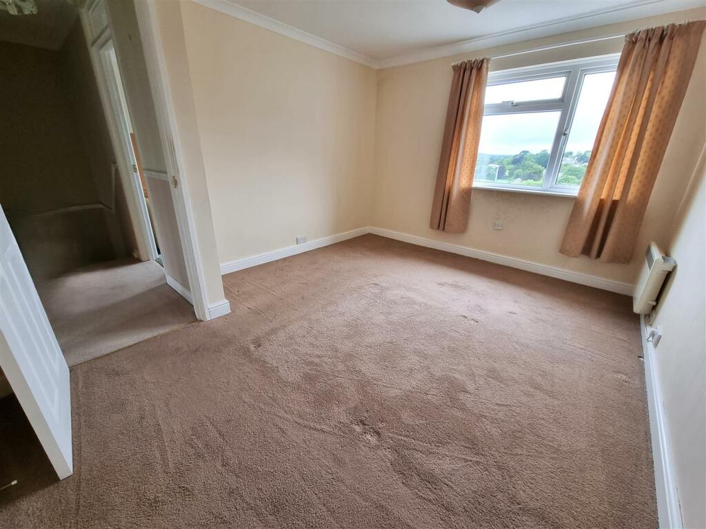 Bedroom 1.2.jpg